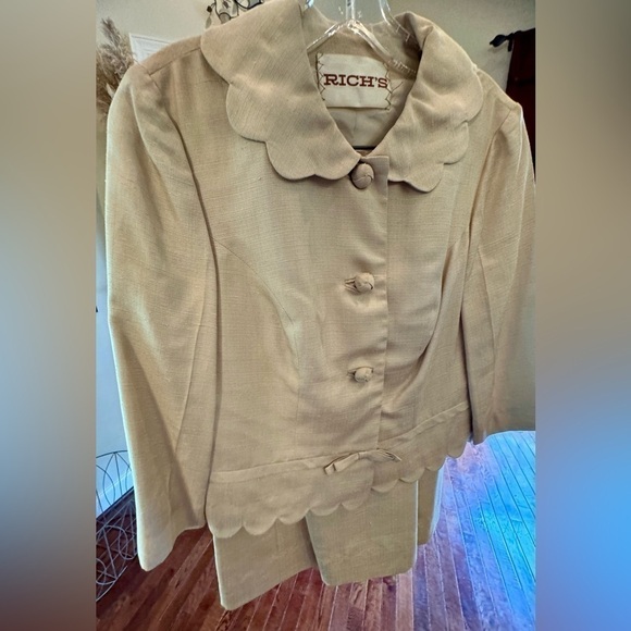 Vintage Gold Linen Silk Blend Suit Scalloped Bow Small Rich’s Department Store - Picture 9 of 10